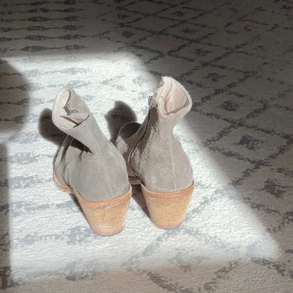 ALL SAINTS, Women’s Taupe Suede Side Zip Ankle Heeled Bootie. Size 38 (8). EUC - Picture 10 of 11